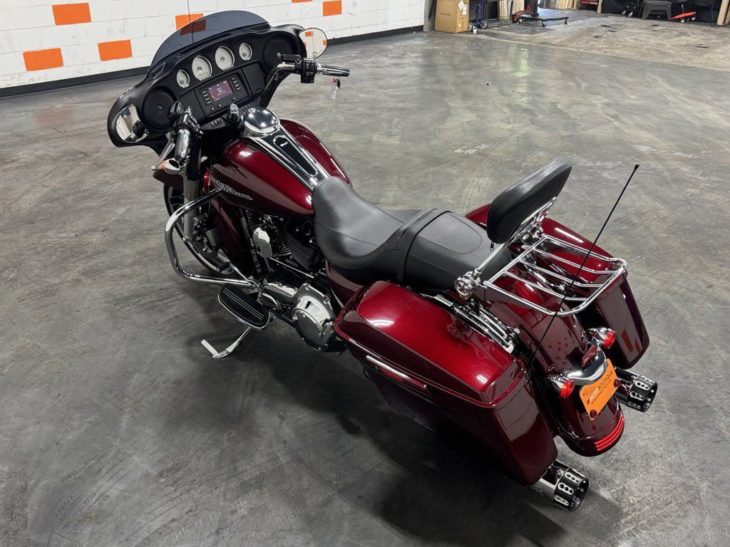 Street Glide®