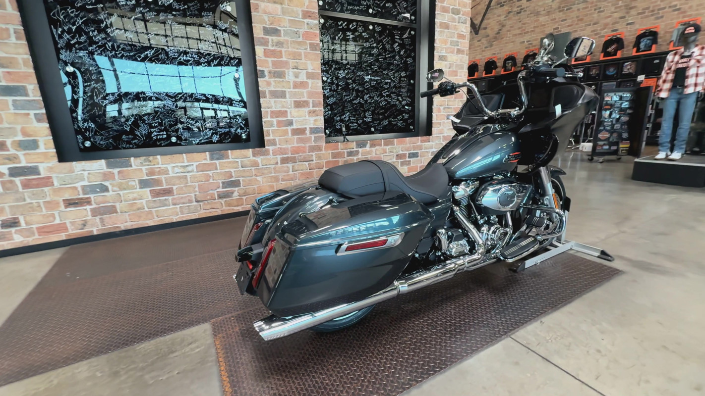 Road Glide®