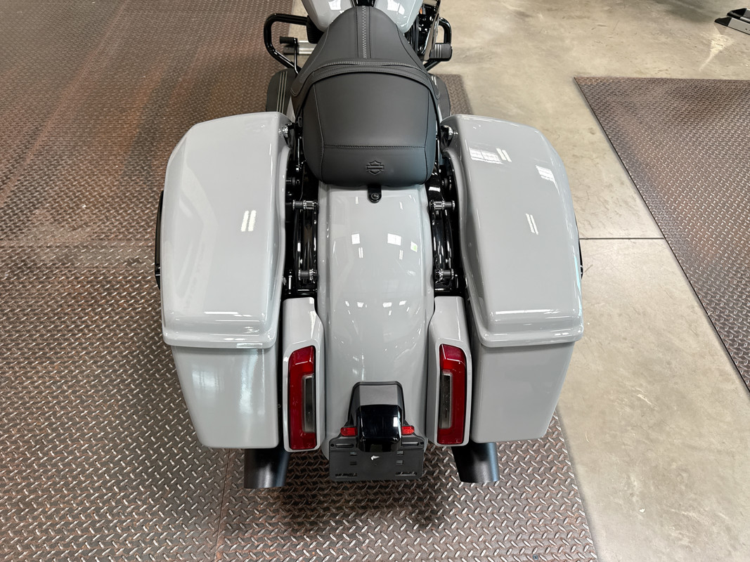 Road Glide®