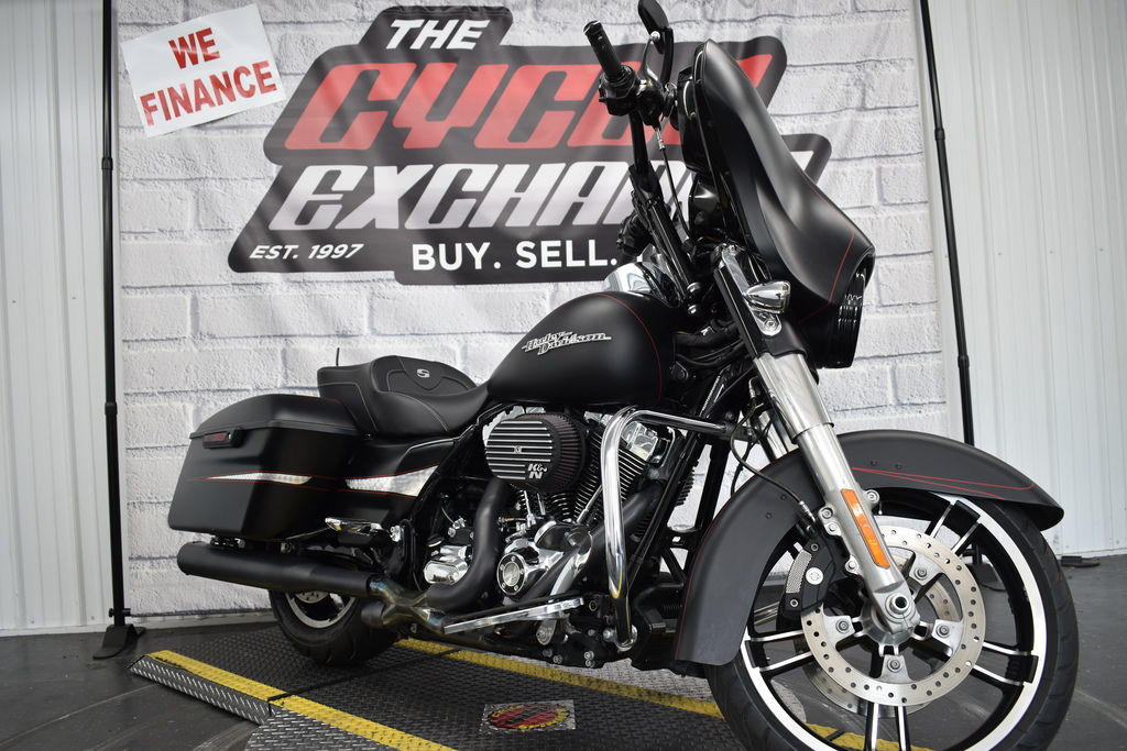 Street Glide®