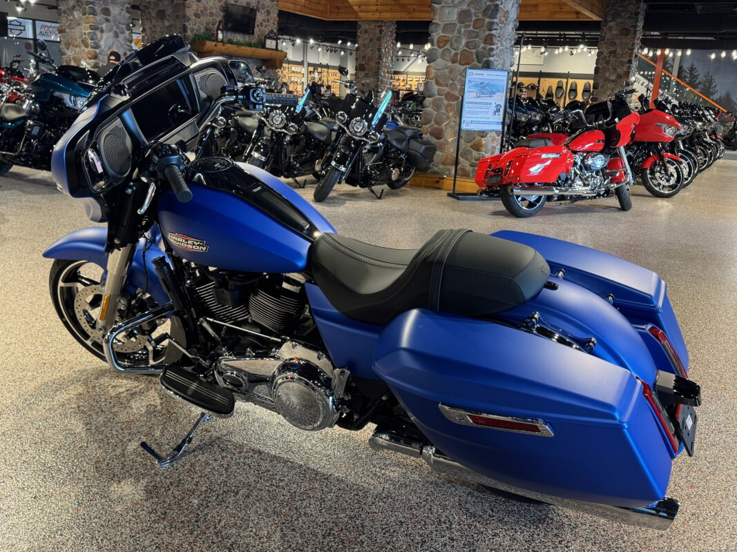 Street Glide®