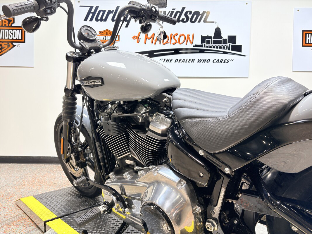 Street Bob®