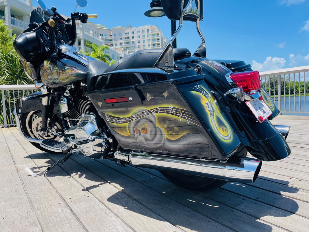 Street Glide®