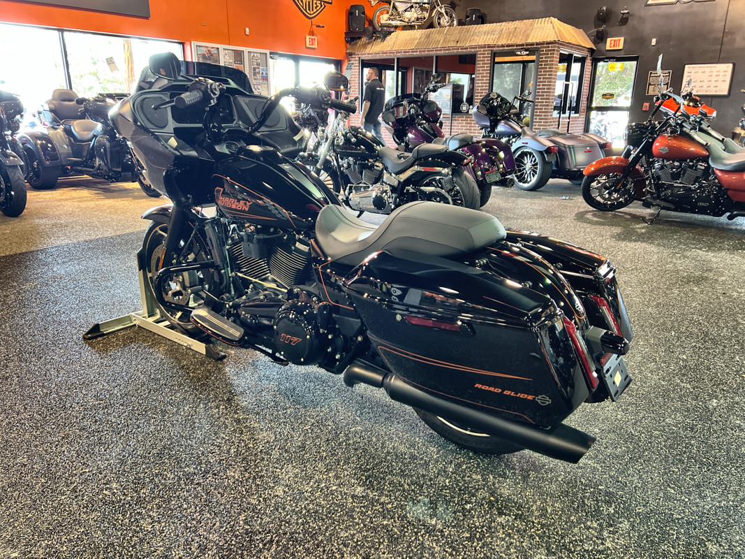 Road Glide®