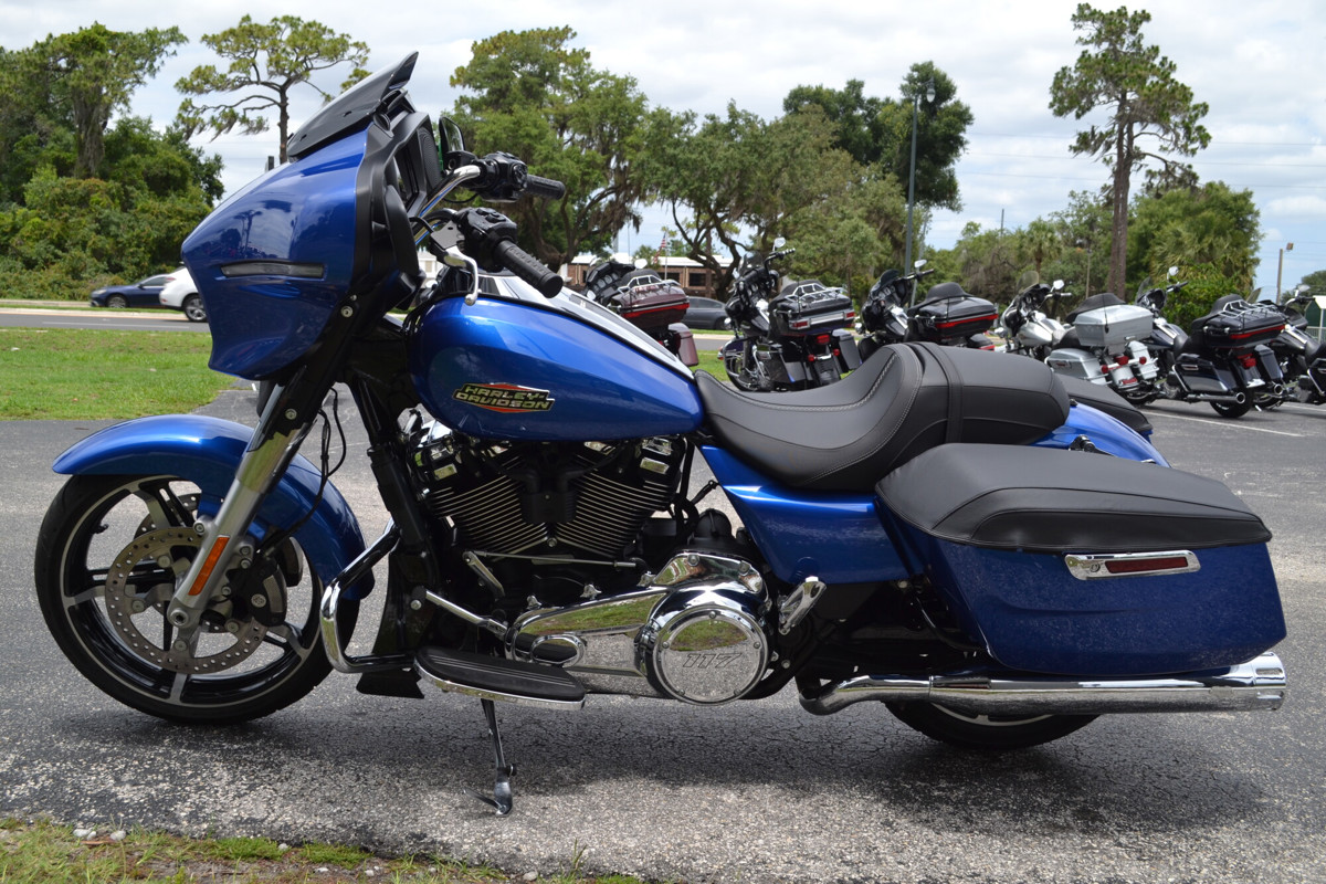 Street Glide®