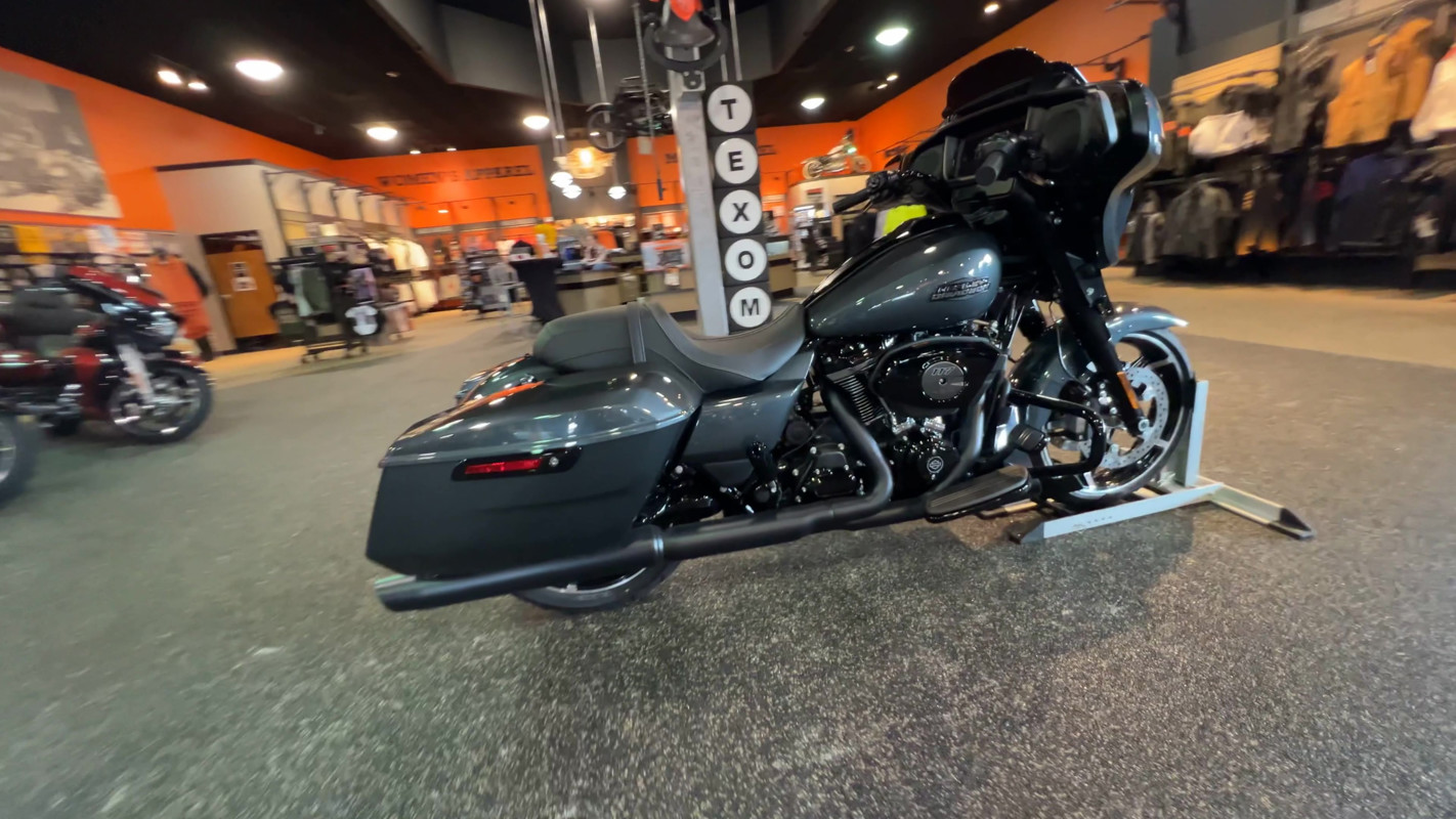 Street Glide®