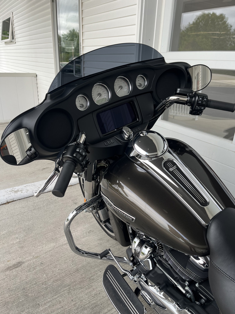 Street Glide®