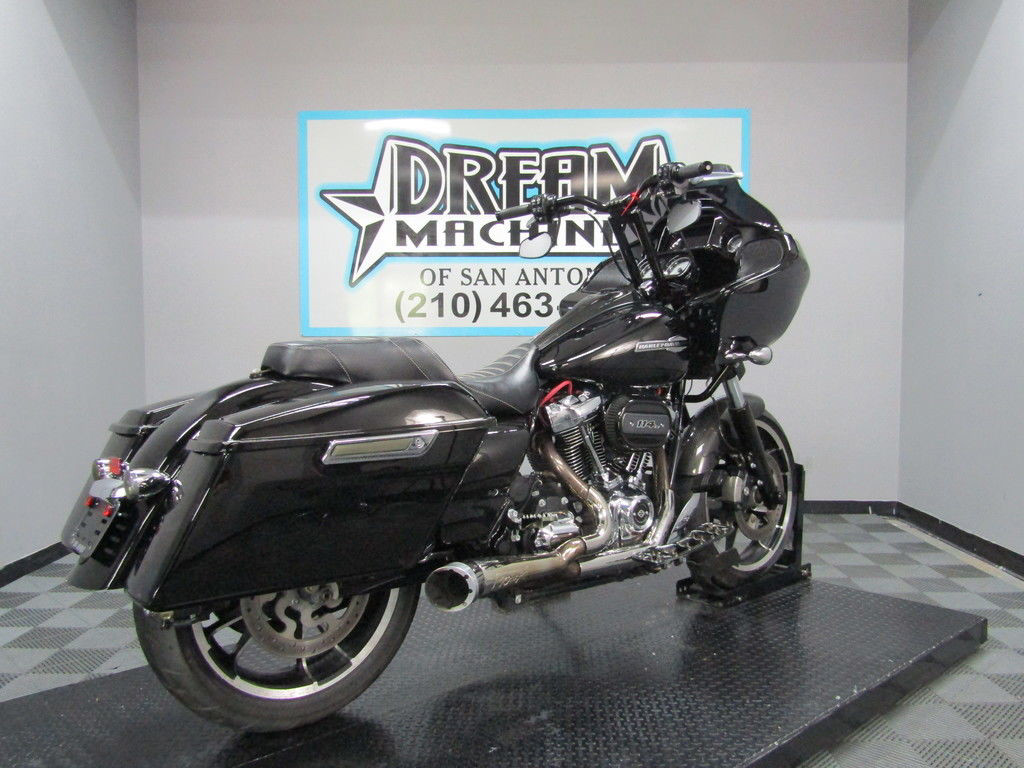 Road Glide®