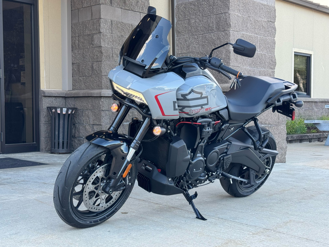 Pan America® 1250 ST