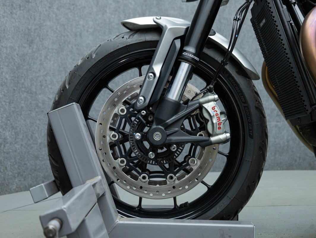 Speed Twin