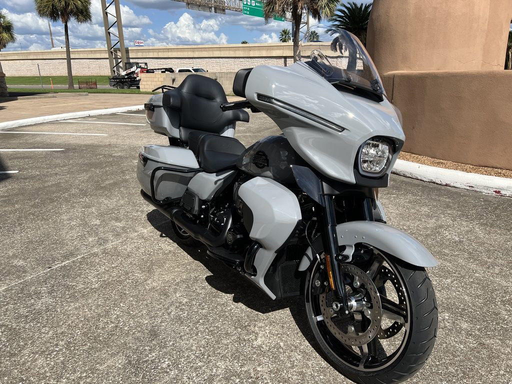 Street Glide® Ultra