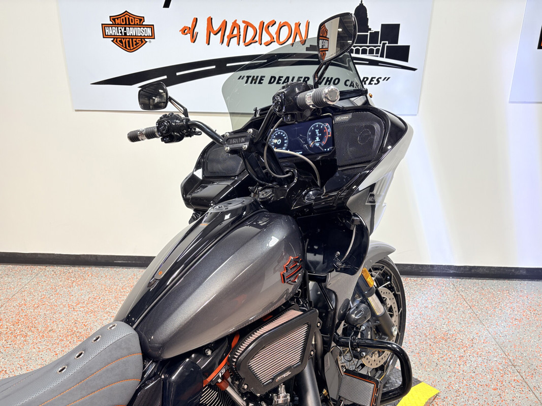 CVO® Road Glide®