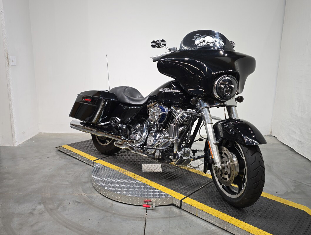 Street Glide®
