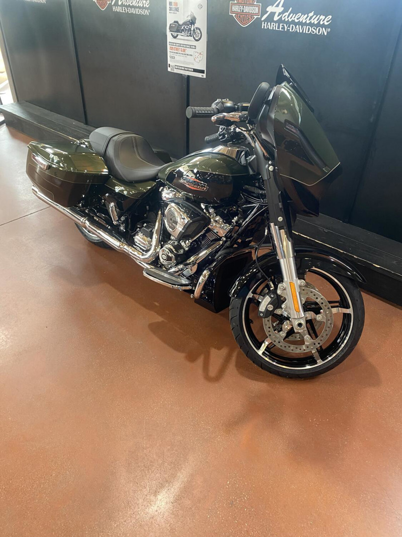 Street Glide®