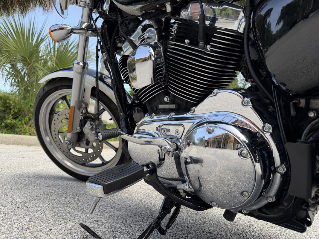 Sportster® SuperLow® 1200T