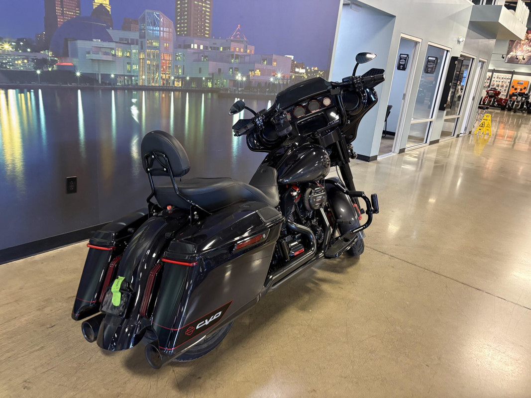 CVO® Street Glide®
