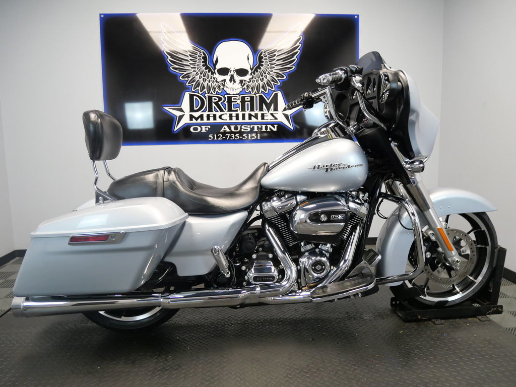 Street Glide®