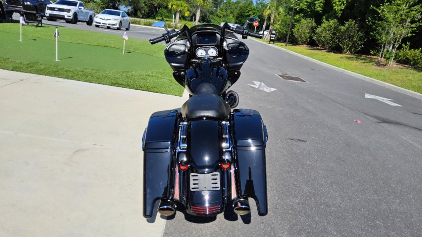 Road Glide®