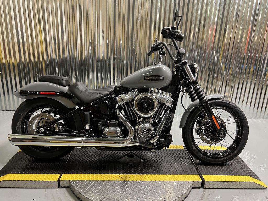 Street Bob®