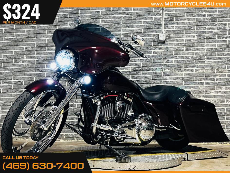 Street Glide®