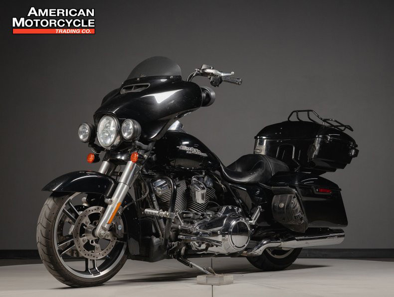 Street Glide®