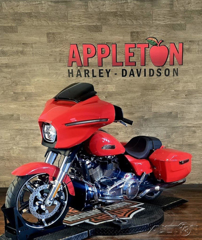 Street Glide®