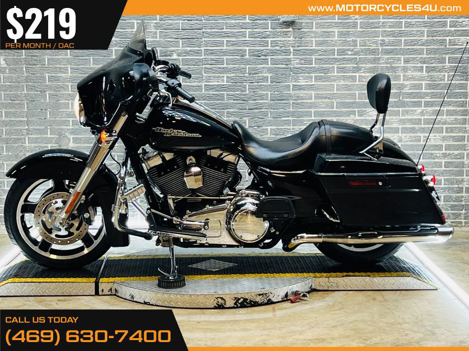 Street Glide®