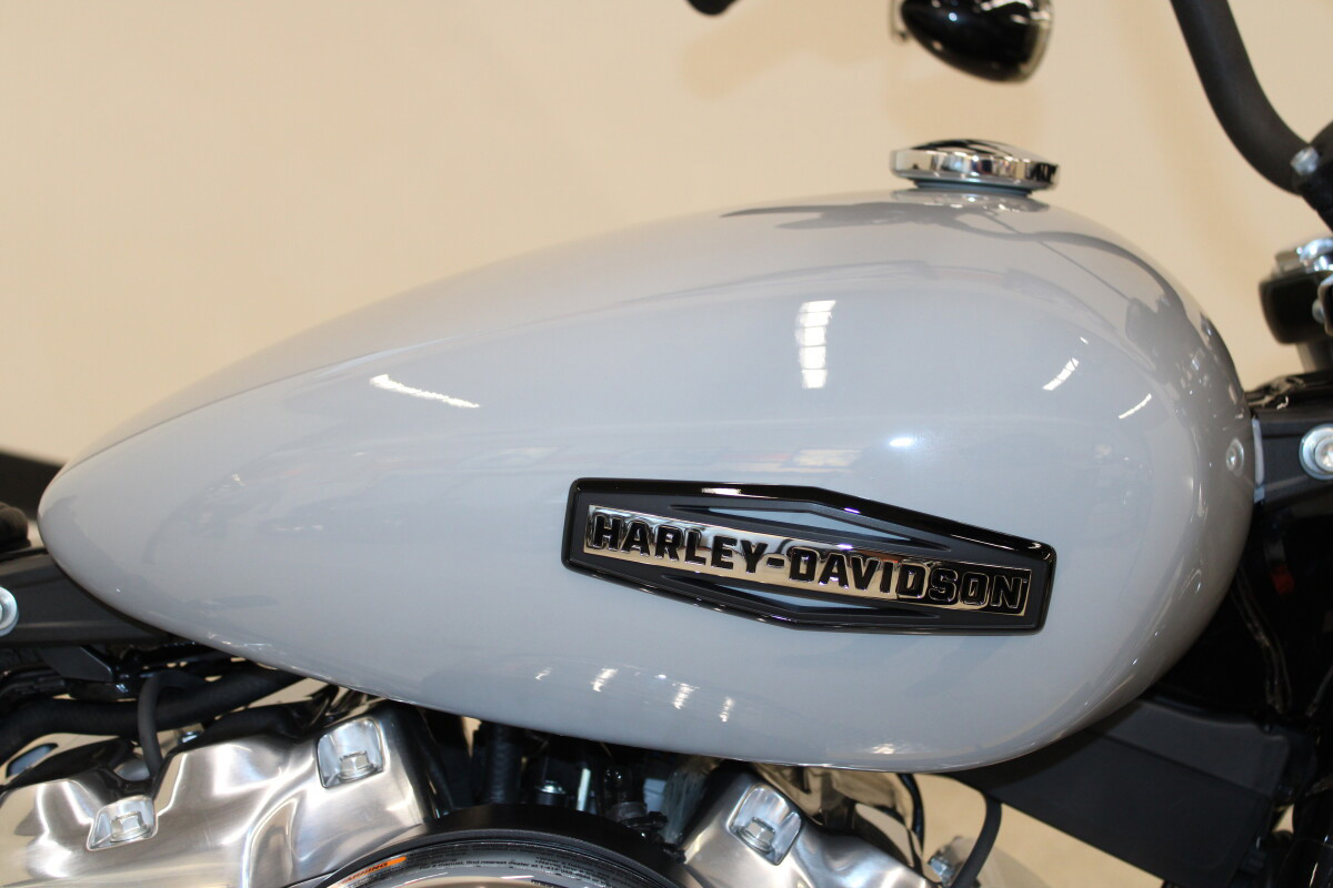 Street Bob®