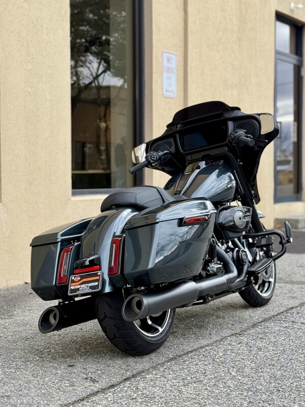 Street Glide®