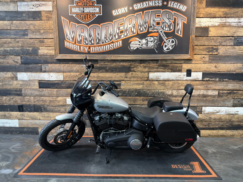 Street Bob®