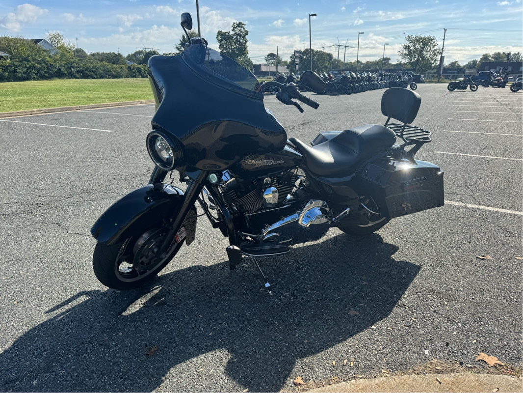 Street Glide®
