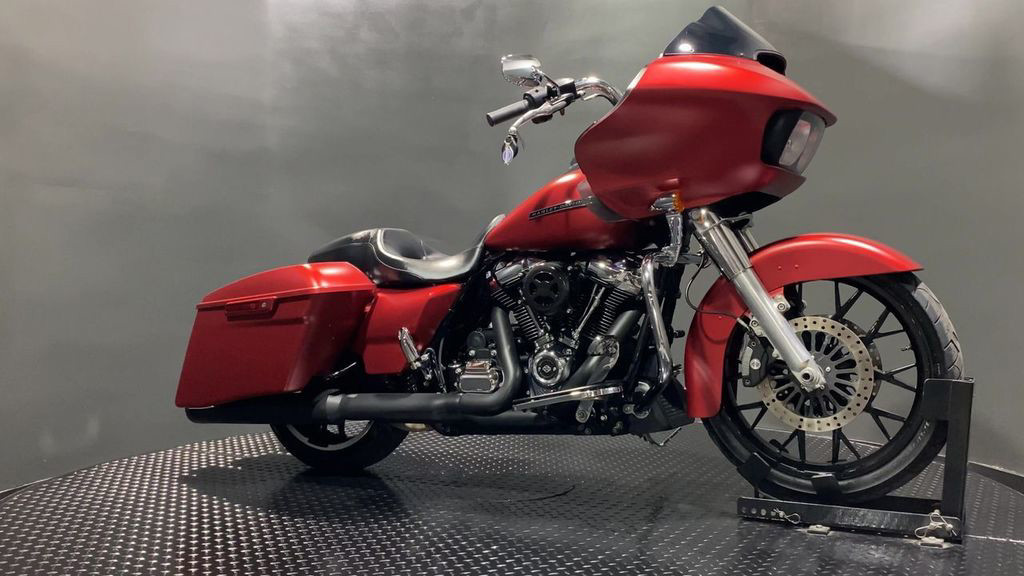 Road Glide®