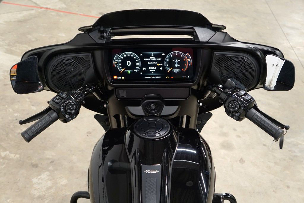 Street Glide®