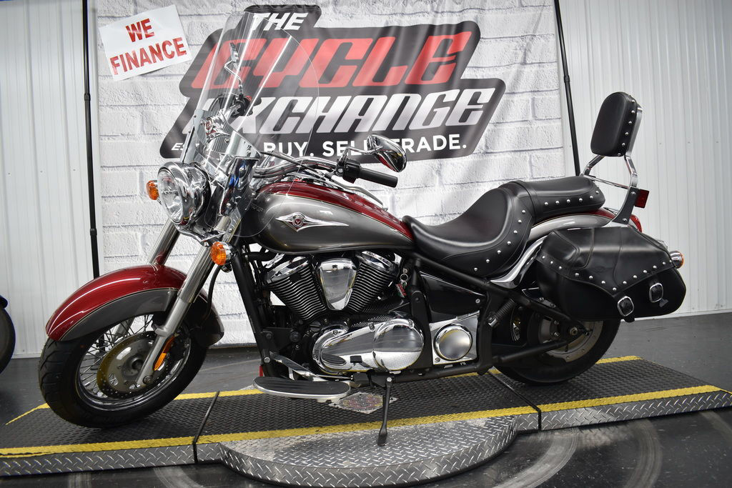 Vulcan 900 Classic LT	