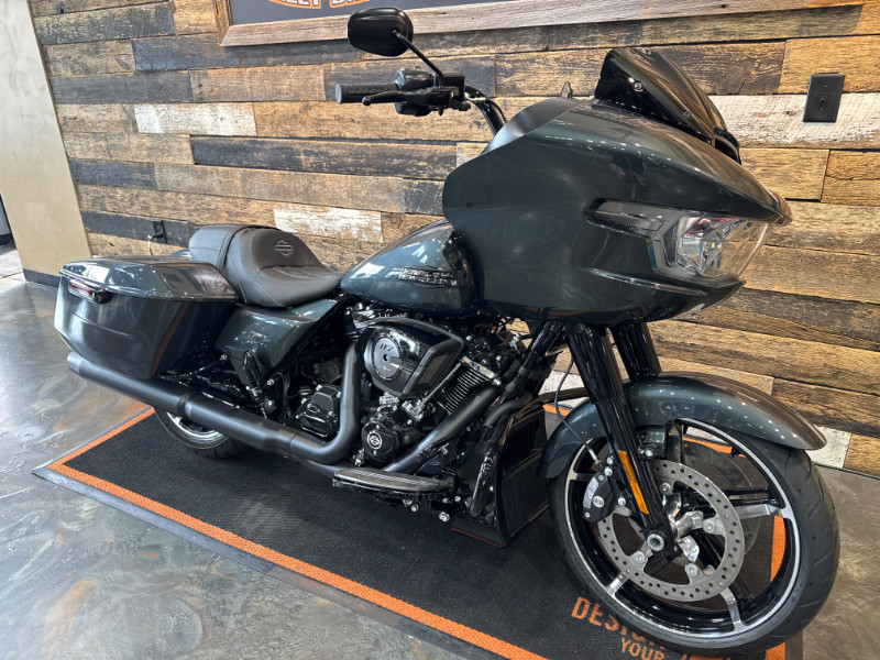 Road Glide®