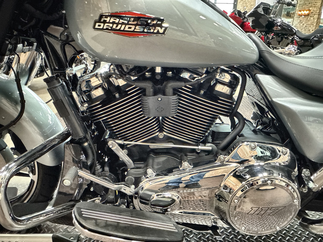 Street Glide®