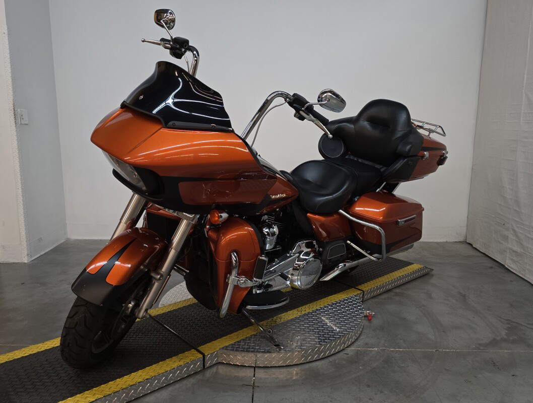 Road Glide® Ultra