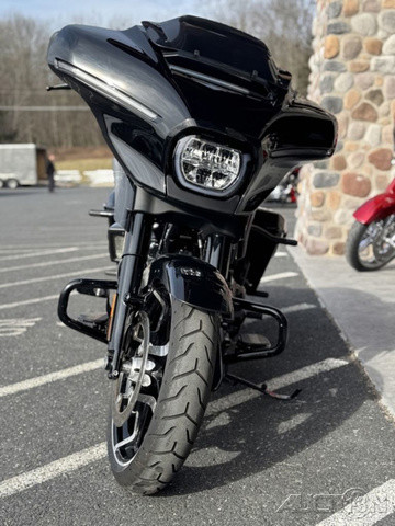 Street Glide®