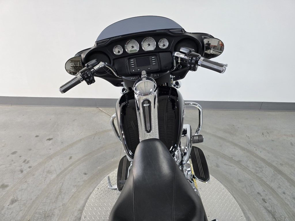 Street Glide®
