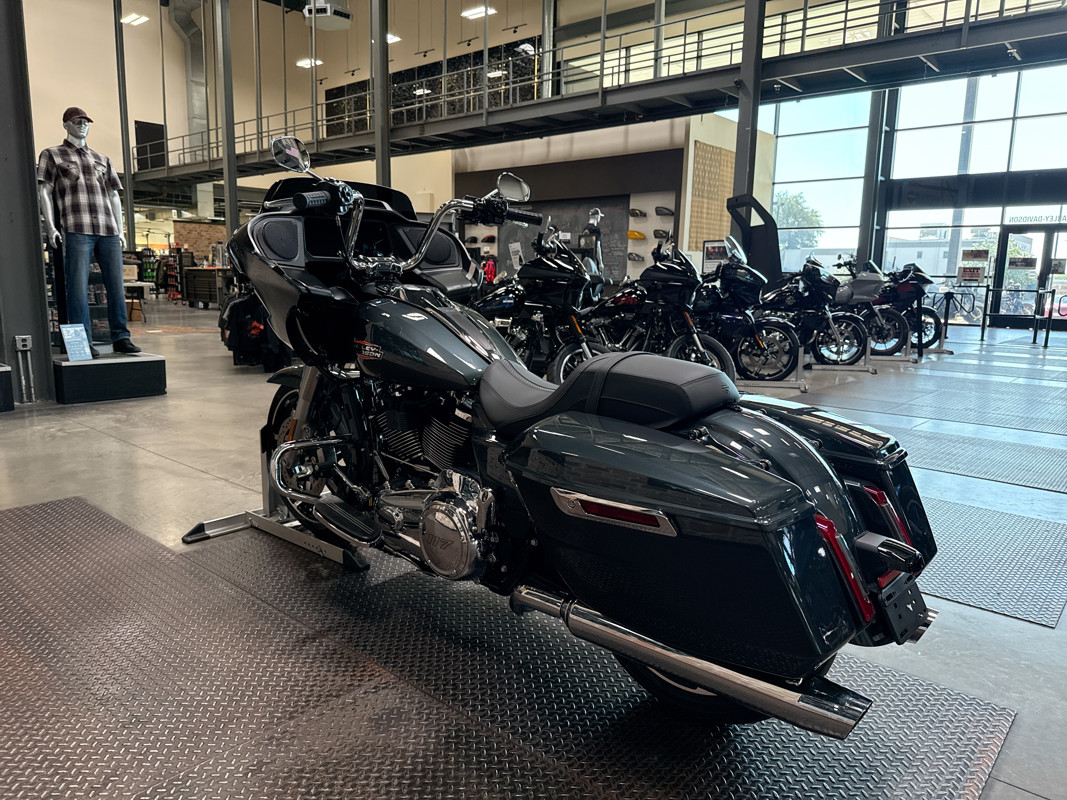 Road Glide®
