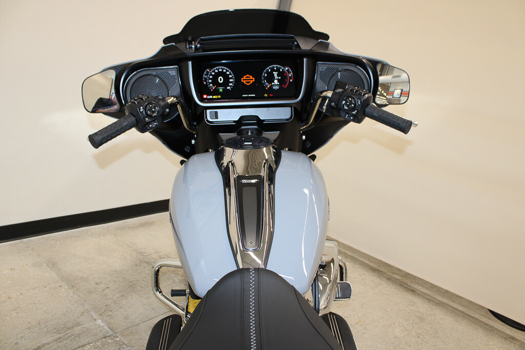 Street Glide®