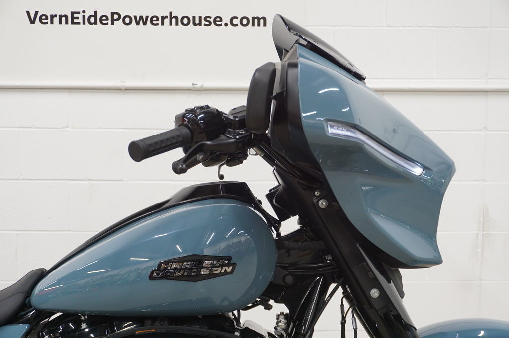 Street Glide®