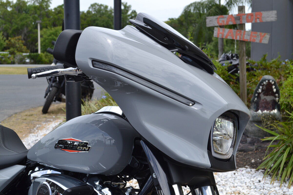 Street Glide®