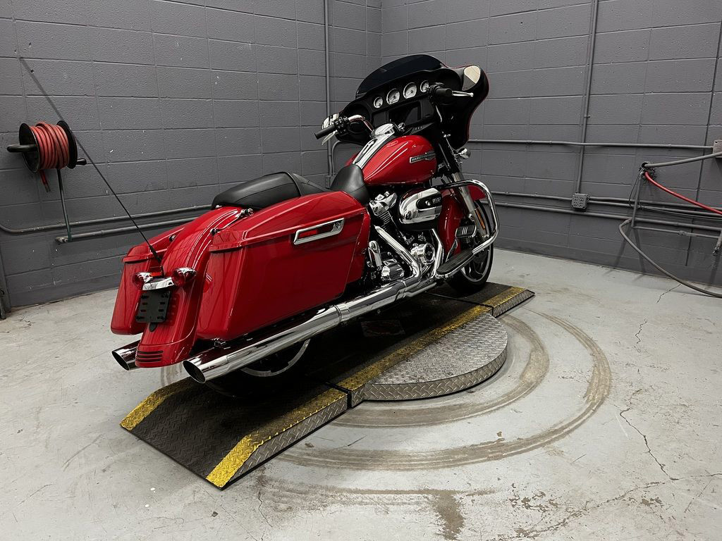 Street Glide®