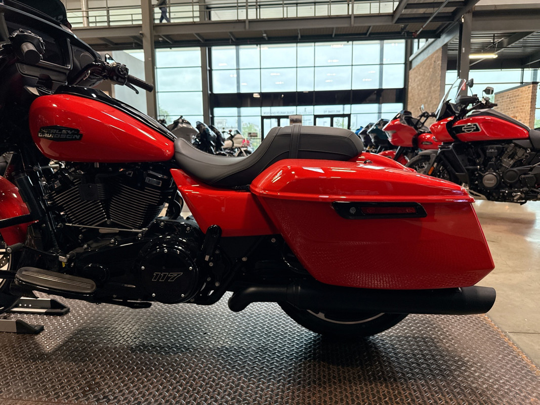 Street Glide®