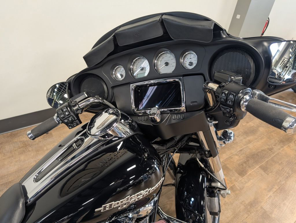 Street Glide®