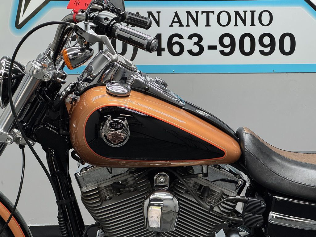 Dyna® Super Glide® Custom Anniversary