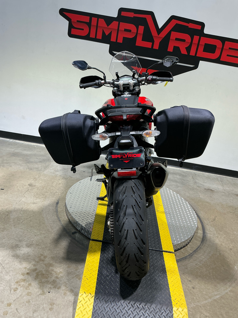 Hyperstrada