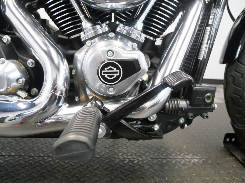Street Bob®