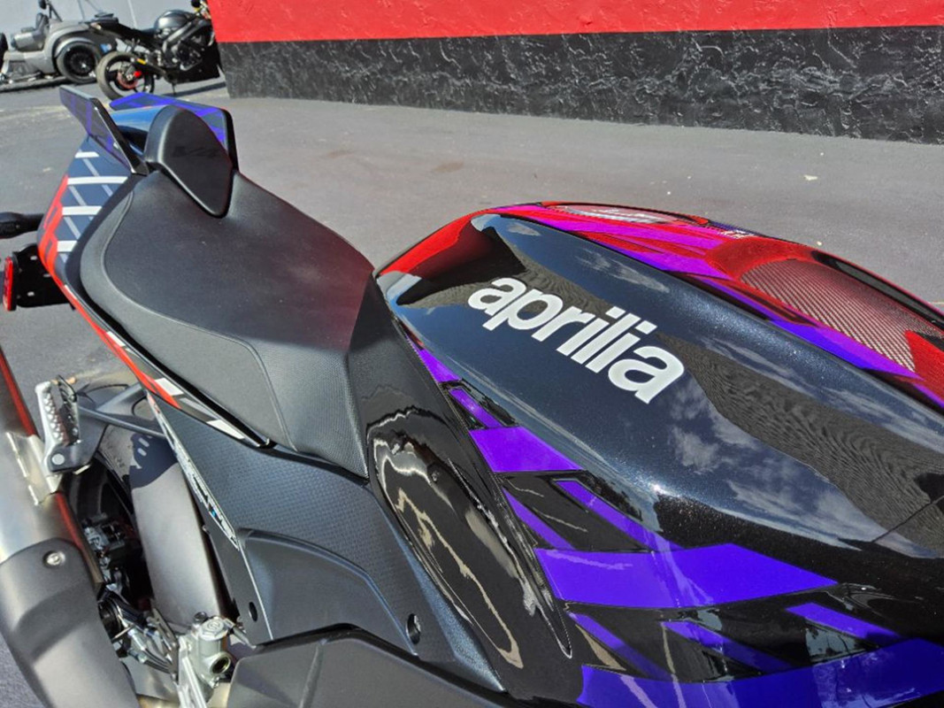 RSV4 1100